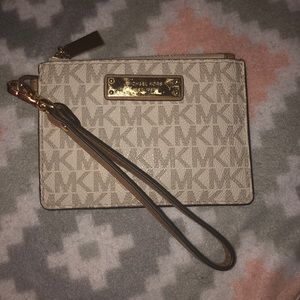 Michael Kors logo jet set wallet